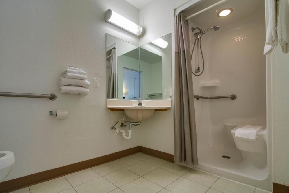 Room image 5
